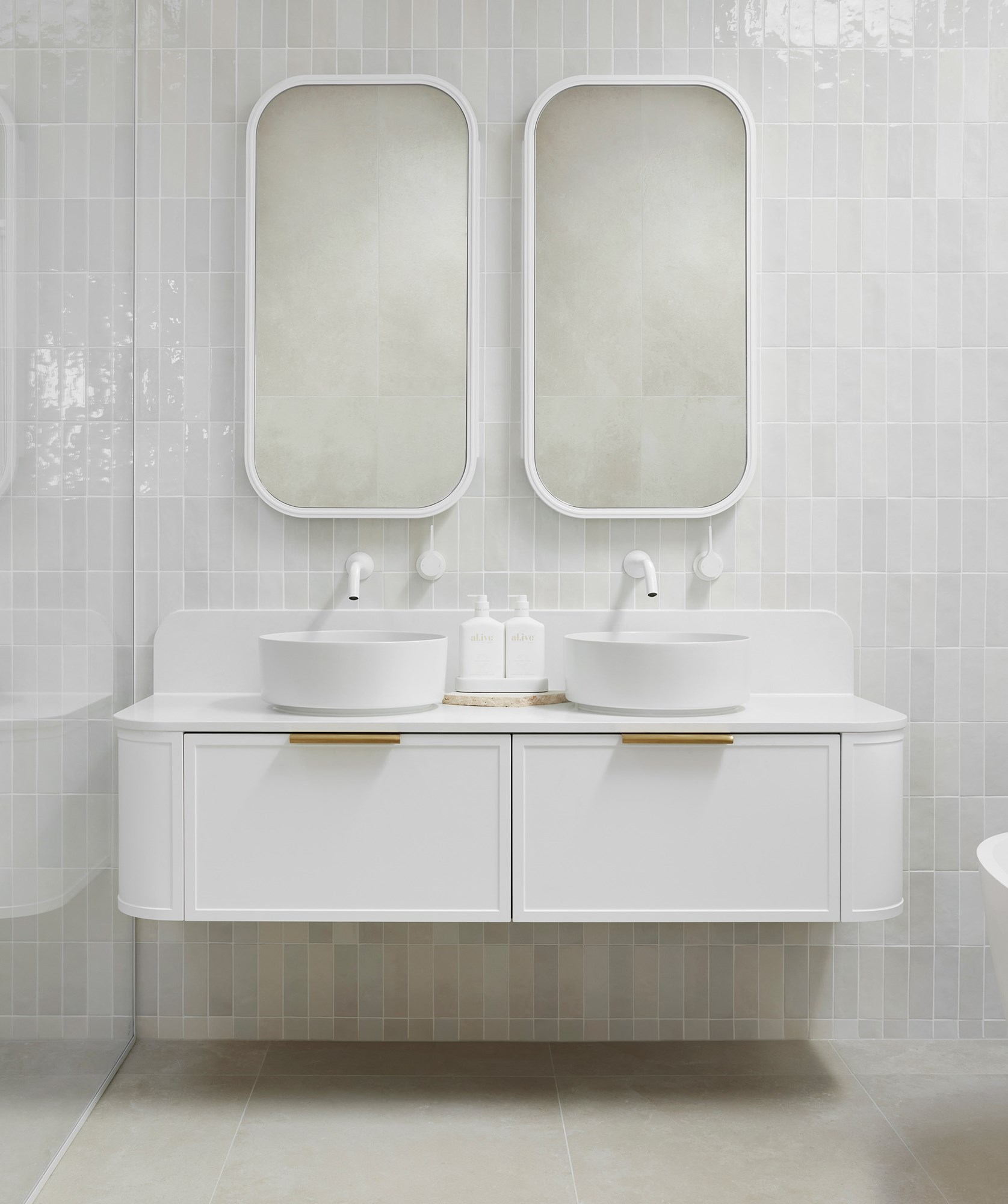 230717 Thedesignduo 171 Flo 1500 Dbl Ultra White 433X517 Web